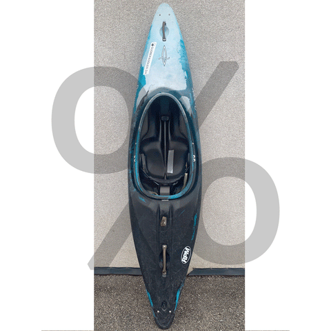 Globepaddler Huningue - 30. Jahrestag der Vorstellung des wohl legendärsten Wildwasser Kajaks - dem RPM - steht bevor. Um dies zu feiern, veröffentlicht Dagger demnächst limitierte Auflagen des beliebtesten Kajaks das jemals geschaffen wurde - RPM und RPM MAX, mit dem ultimativen Wildwasser Ausrüstungssystem kombiniert. Kontur Ergo Outfitting.  Wir haben unser Demo Boot in der Action WW Ausstattung gehegt und gepflegt - nun steht es für euch zum Verkauf.